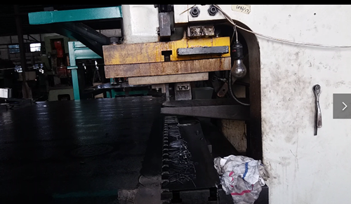 鋼背沖(chòng)壓送料機(jī)的性能介(jie)紹