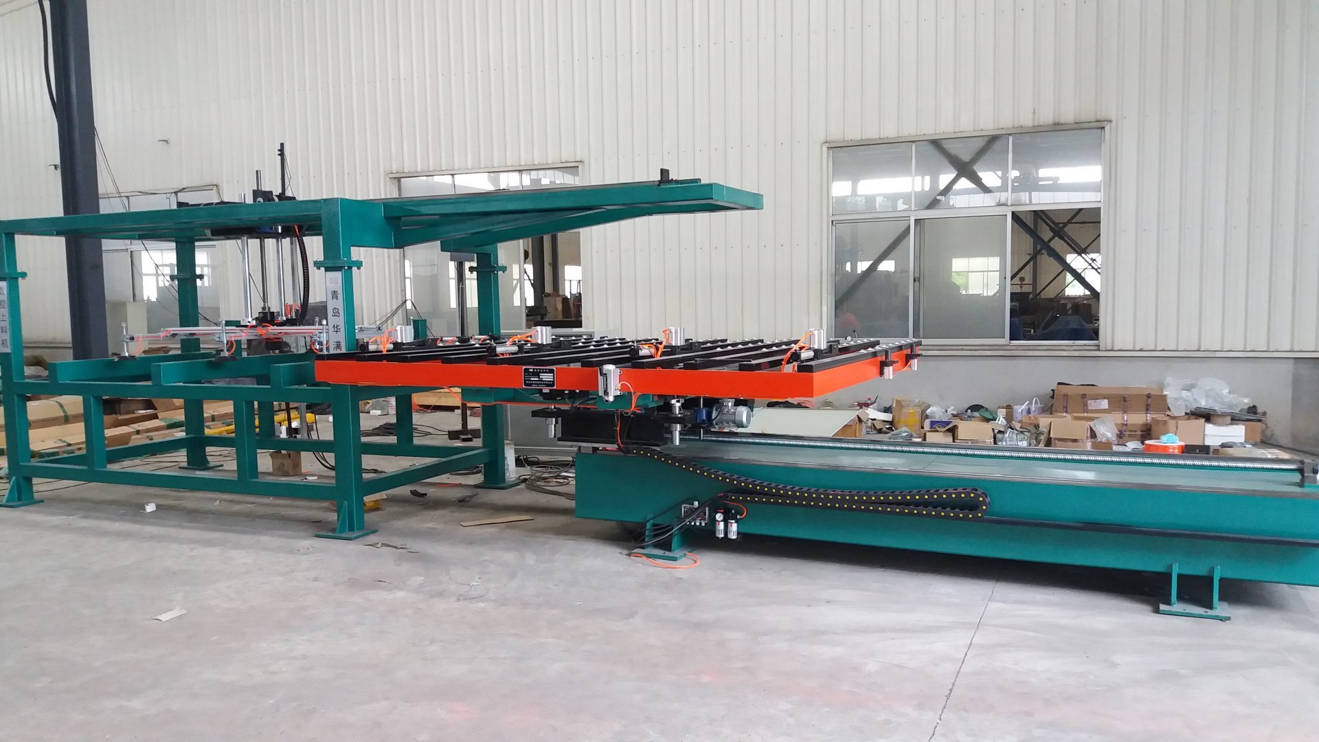 汽(qi)車配件、鋼(gang)背沖壓自(zì)動化特點(diǎn)