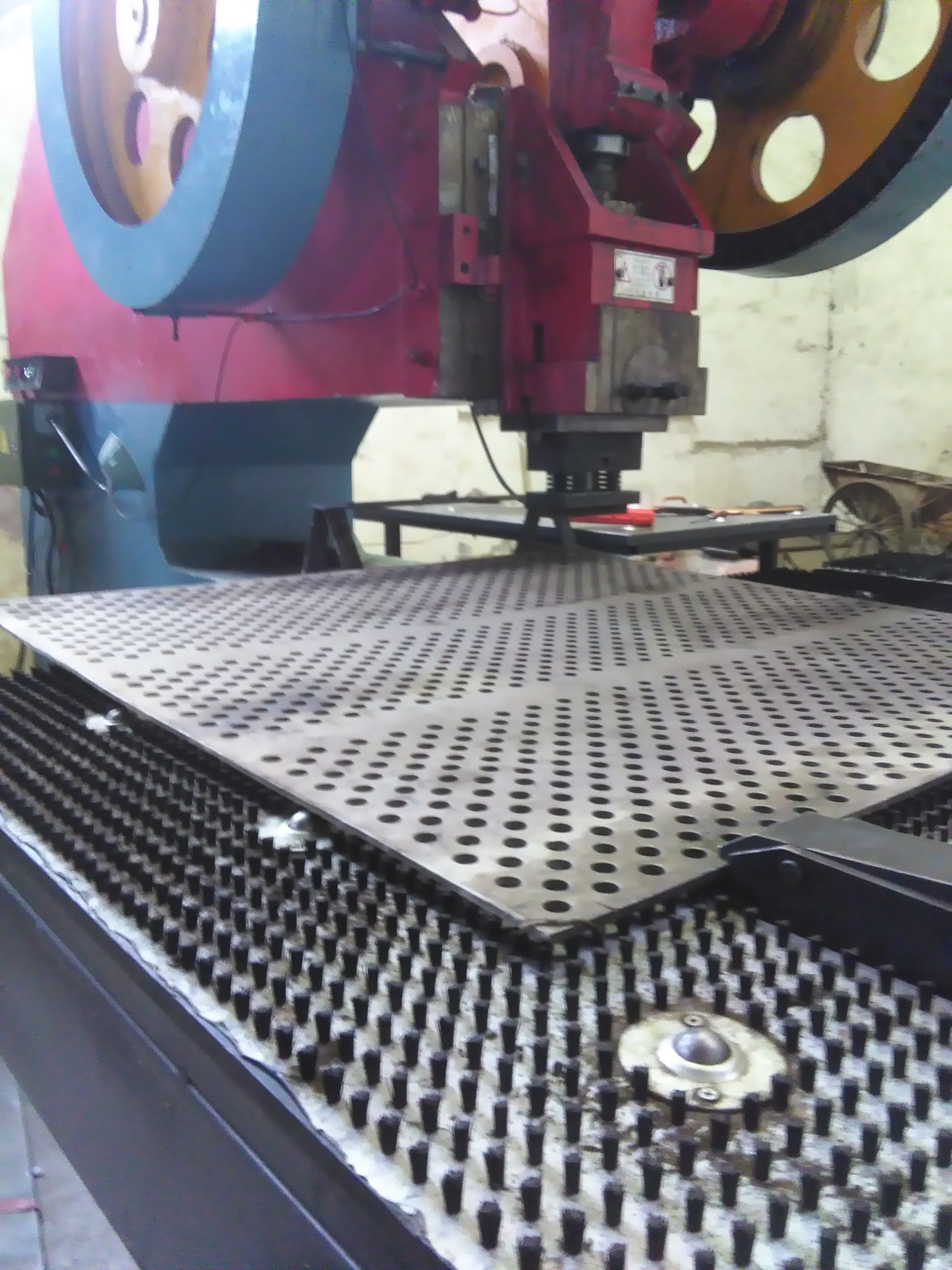 數控送(sòng)料機日常(chang)維護