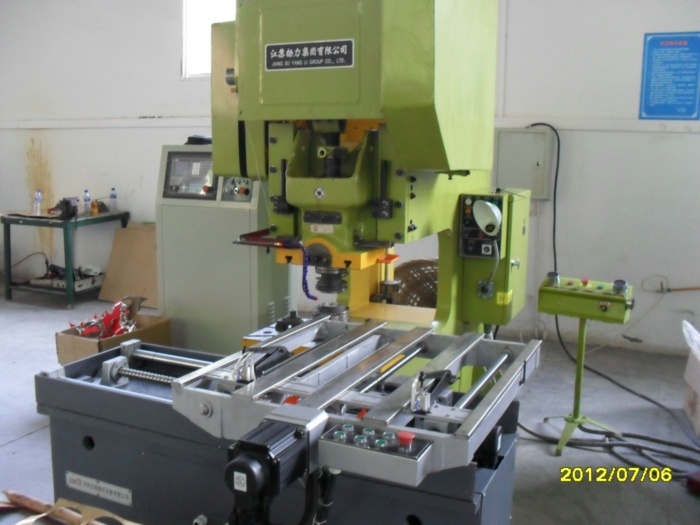 普(pu)通沖床可以配數(shù)控沖床送料機嗎(ma)