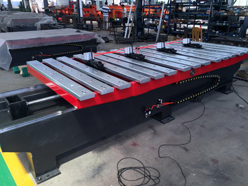 　數控剪(jiǎn)闆送料(liào)機的價(jia)格，大體(tǐ)上可以(yi)參考數(shu)控送料(liào)機的價(jia)格，但是(shì)兩者又(yòu)有着本(ben)質上的(de)差别，所(suo)以具體(ti)的咱們(men)還是要(yao)詳細的(de)分析解(jie)讀一下(xia)，看看數(shù)控剪闆(pǎn)送料機(jī)的規格(ge)，價格及(ji)相對應(ying)性能簡(jian)介。